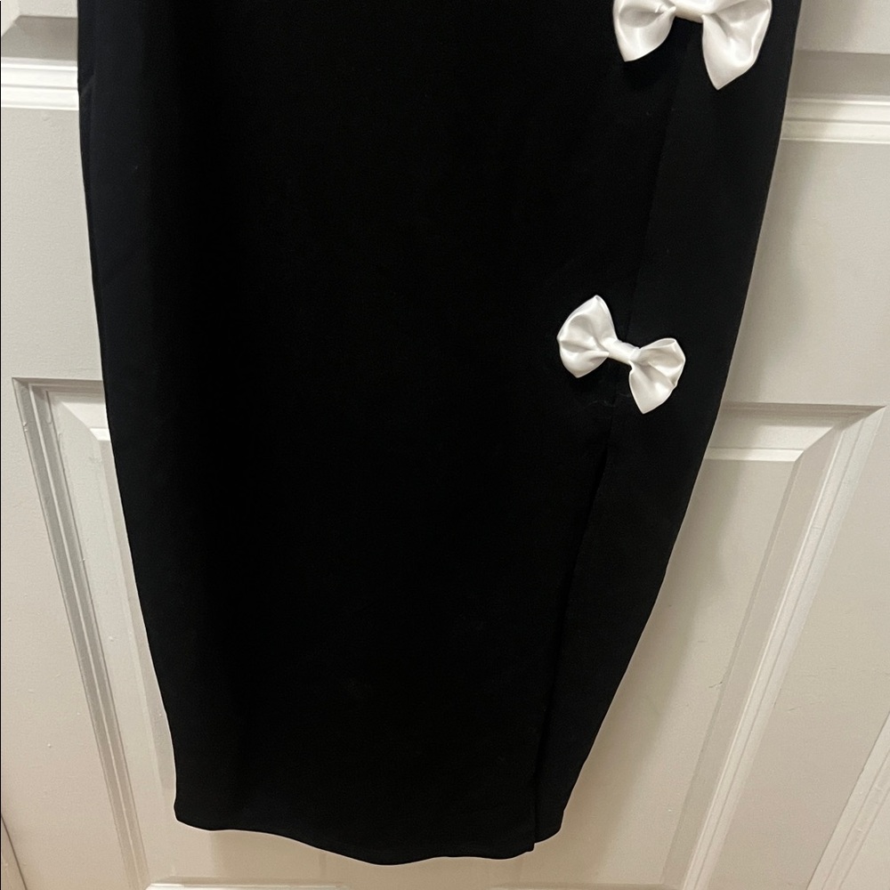 SHEIN Black Sleeveless Midi Dress with White Bow Details - Picture 5 of 9